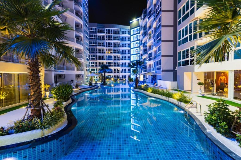 Grand Avenue Pattaya