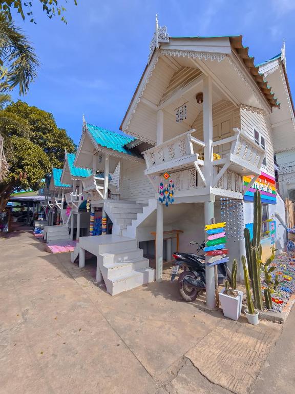 Baan Ton Lam Yai Kohlarn Resort