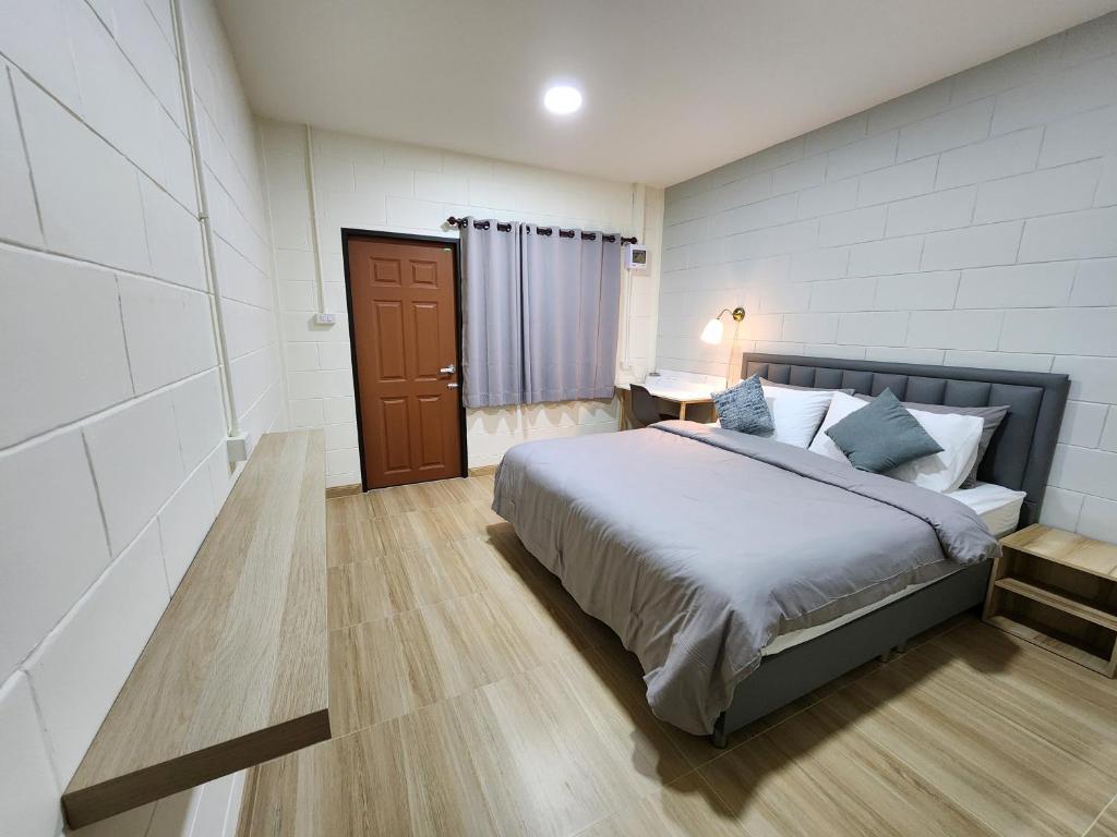 78'S Hometel Pattaya 101