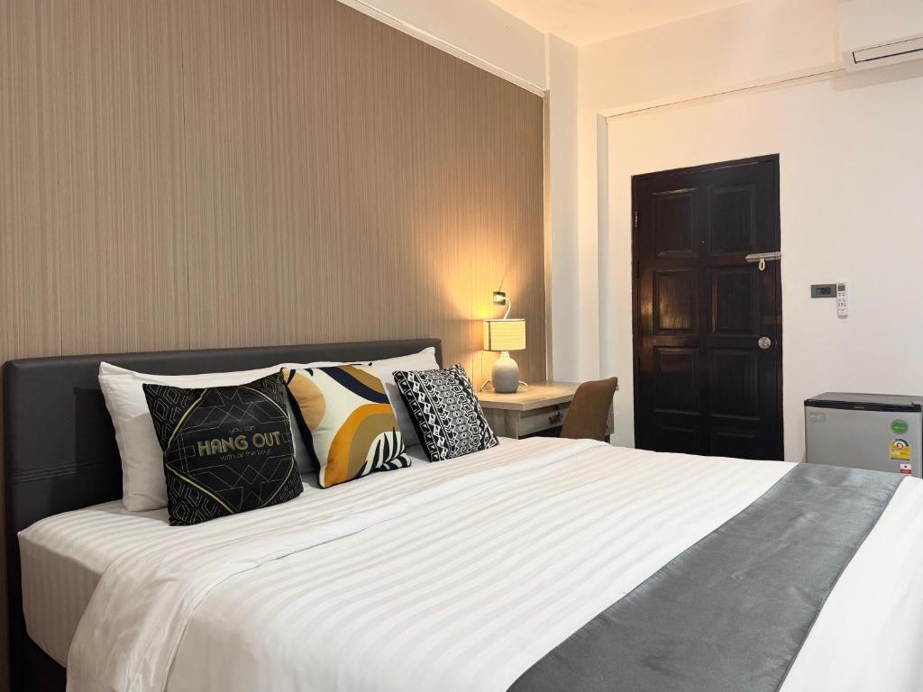 M2 Room for Rent