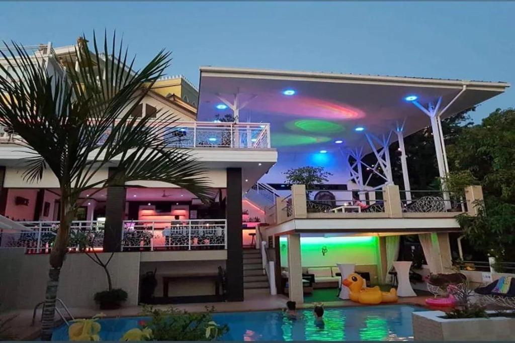 Swiss Villas Panoramic - Hillside Beach View