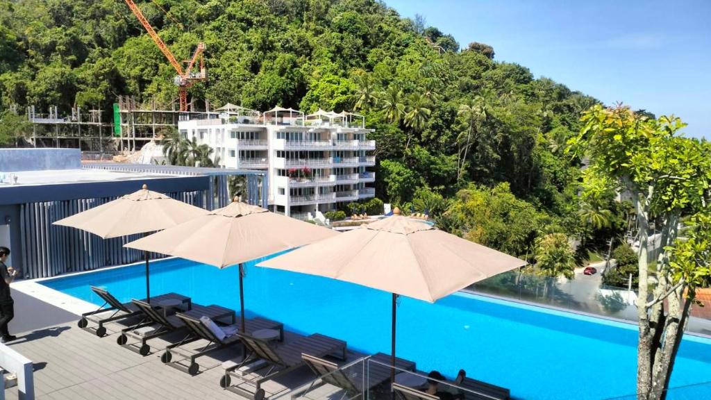 The Aristo Beach by Holy Cow