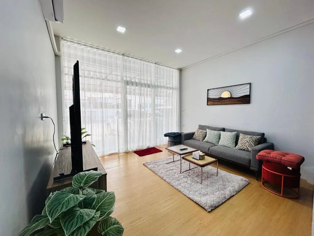 Sunsun House 10Ppl 5Min Nimman