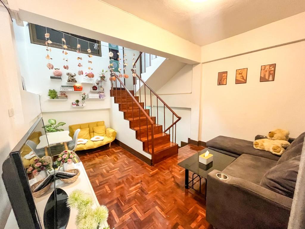 Warm House Cnx