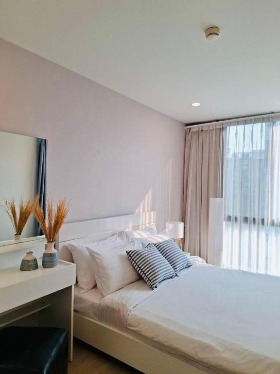 Condo in Nimman P605 by Pimolplace