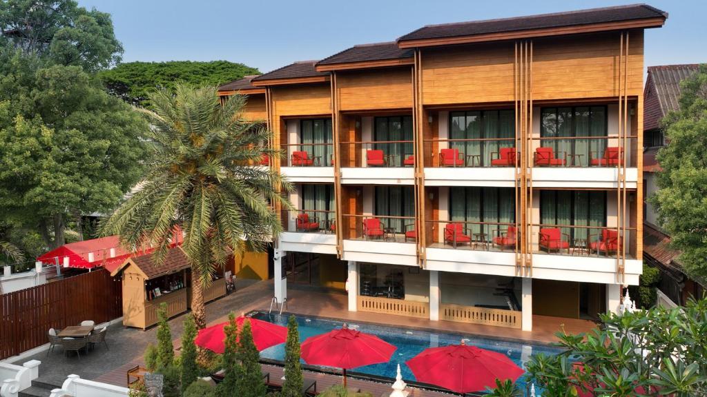 March Hotel & Suite Riverside