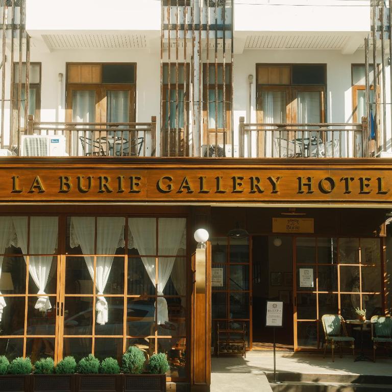 La Burie Gallery Hotel