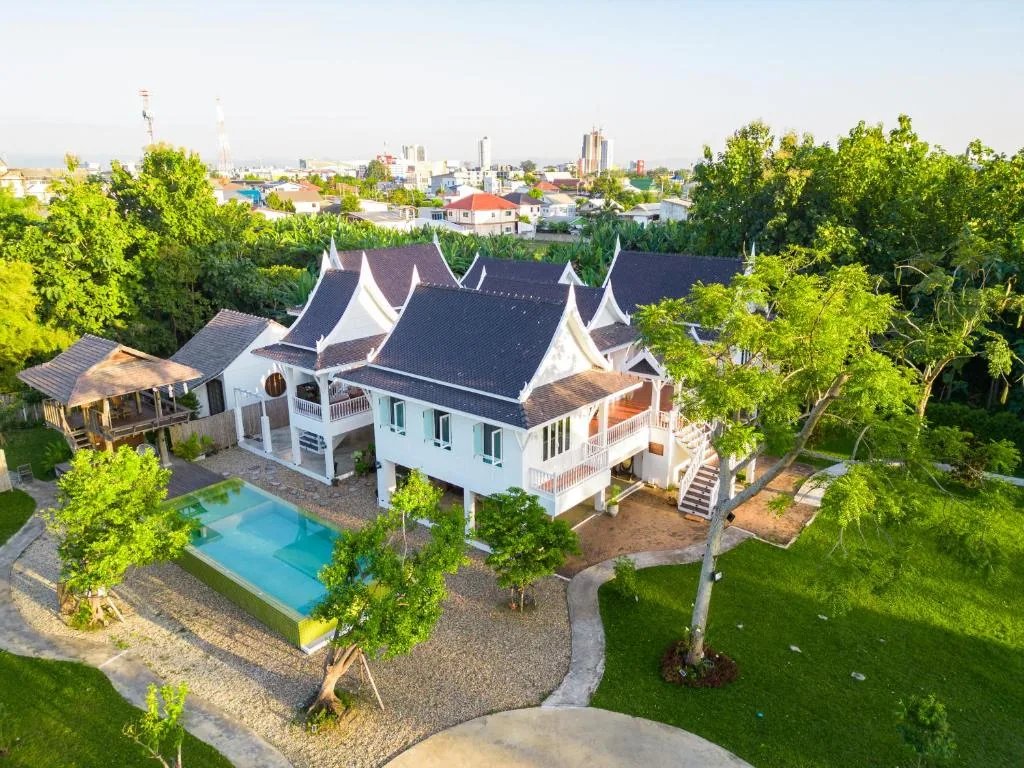 Phi Private Villa: Luxury Thai