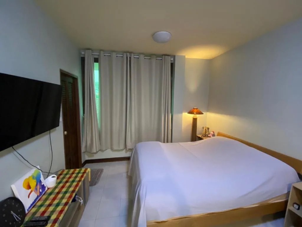 Baan Rom Yen Wua Lai