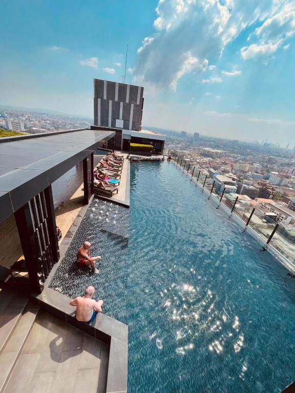 The Base Central Pattaya 271 by Numam