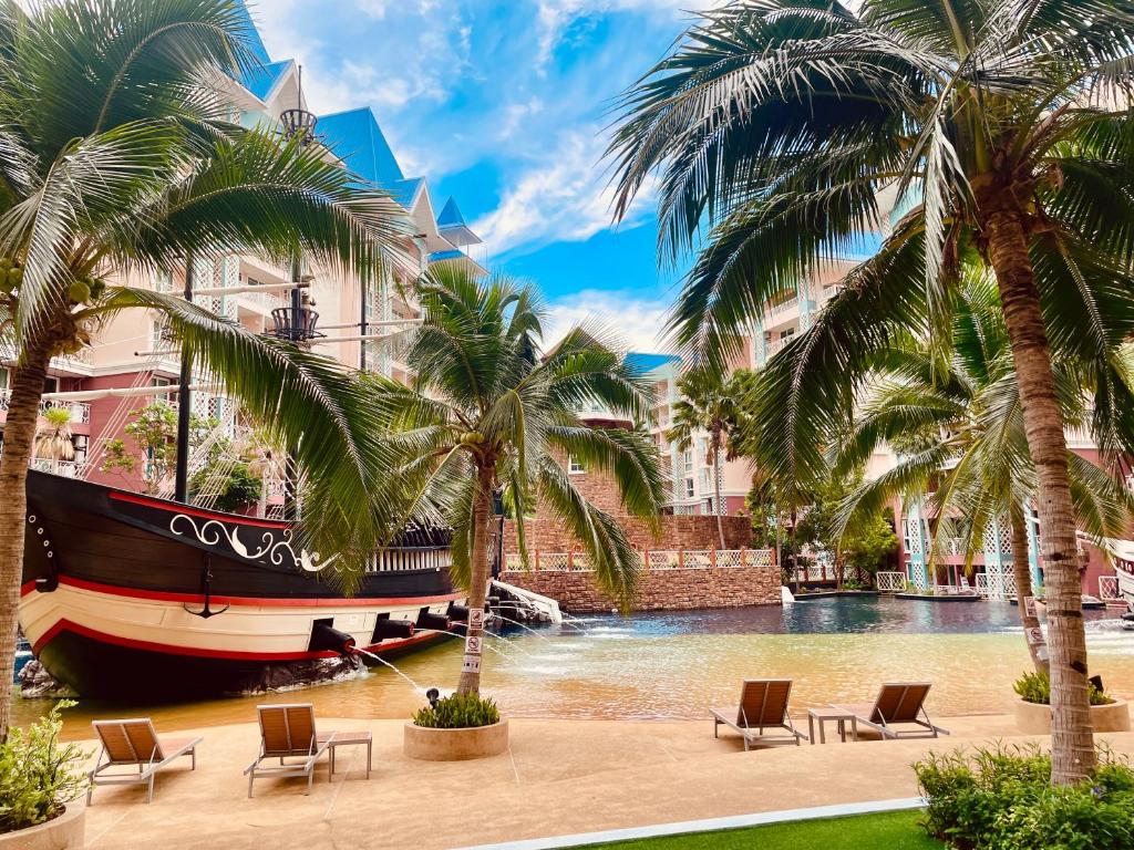 Grande Caribbean Resort Suite