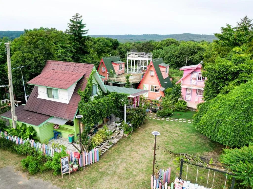 A Houses Homestay