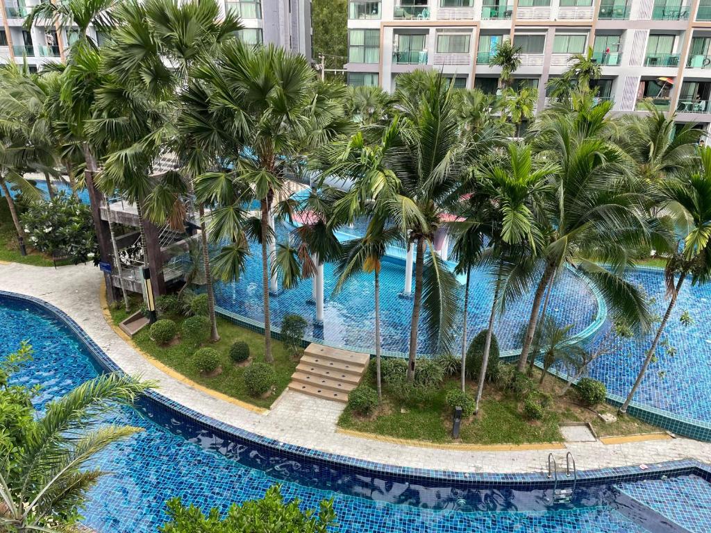 Dusit Grand Park
