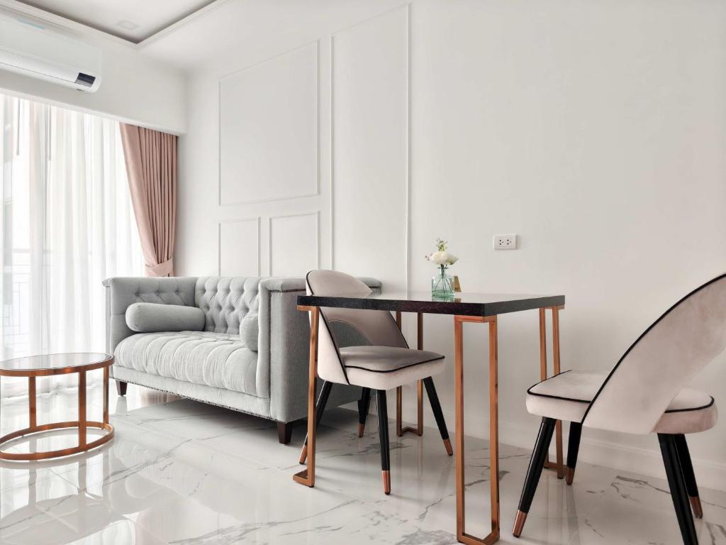 Empire Tower Luxury Suite