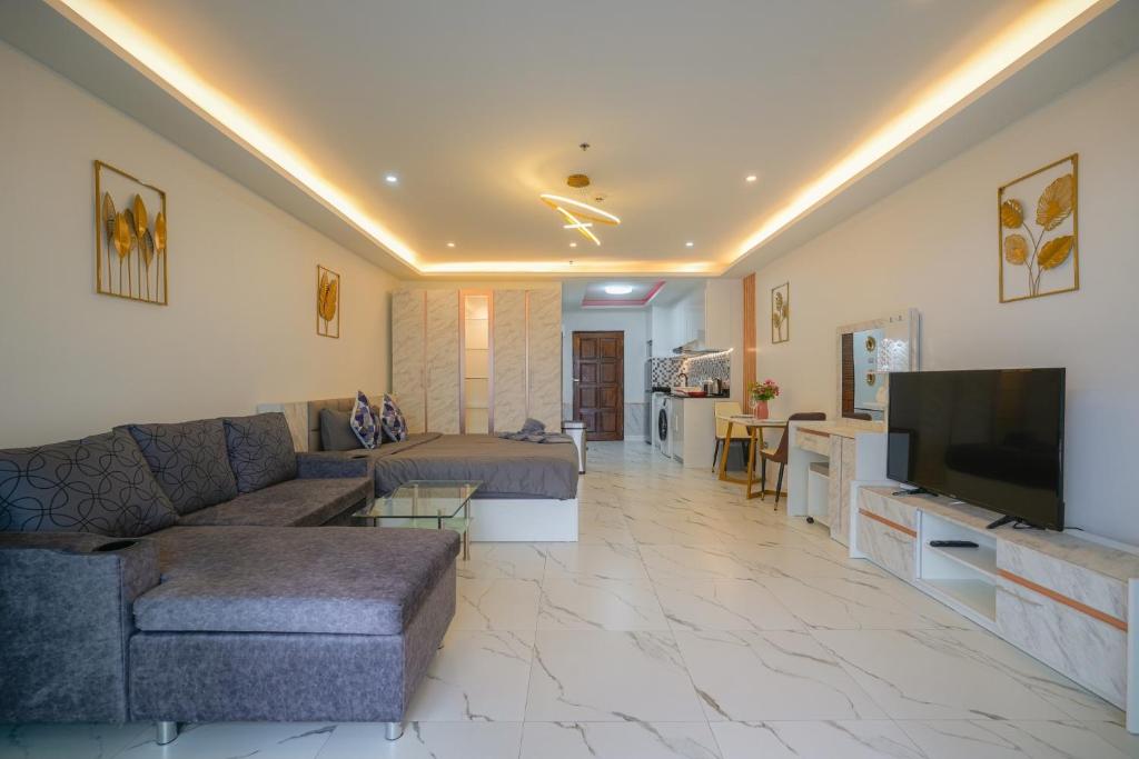 Jomtien Seaview Studio at View Talay 5 Big Pool