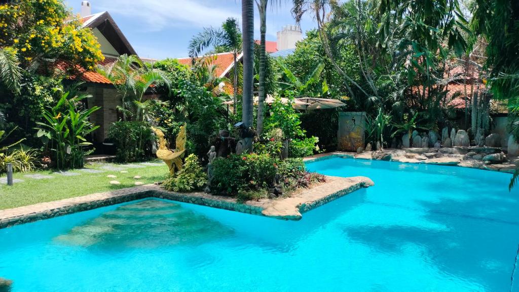 LePrive Resort