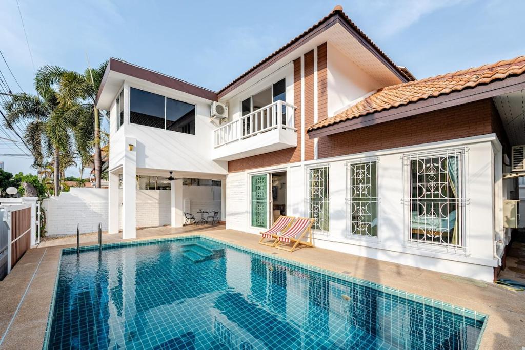 G Warmth Pool Villa