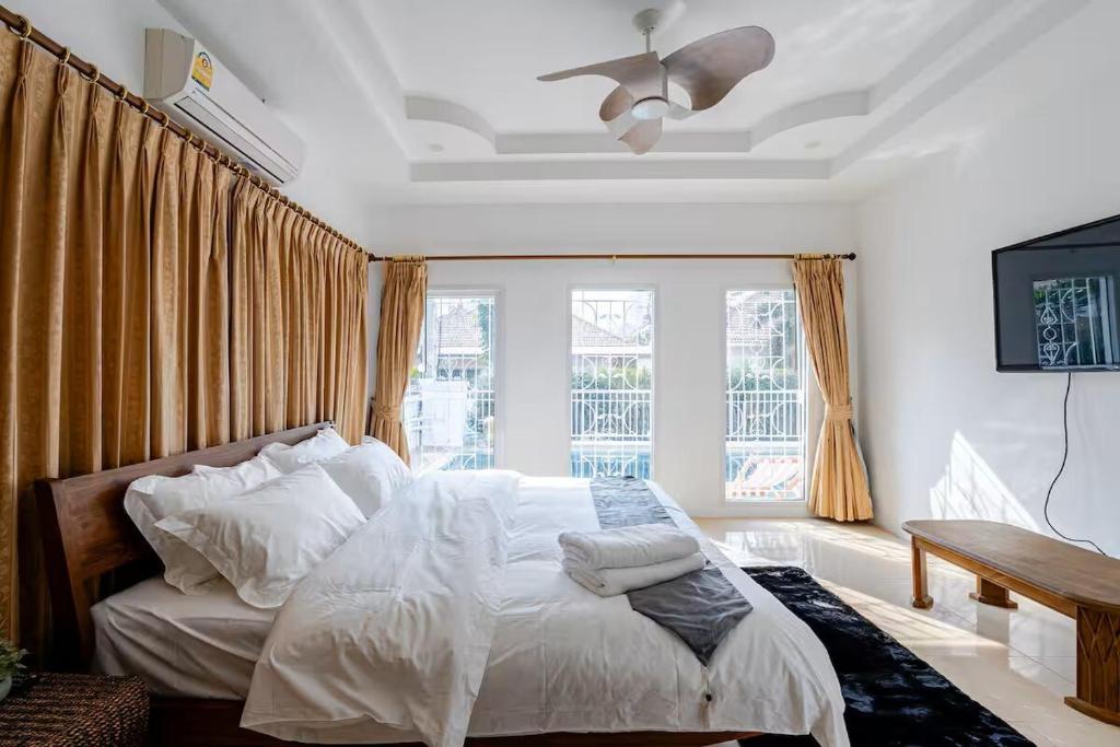 Liwei Warmth Pool Villa
