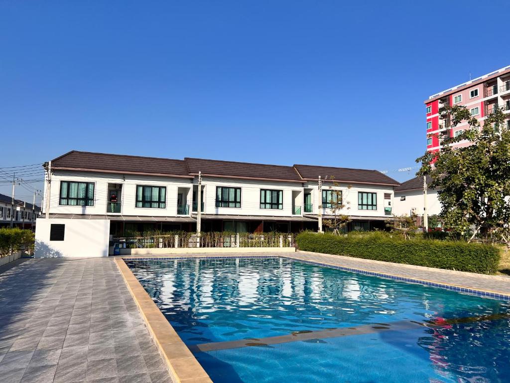 Pattaya Thai Style Townvillas