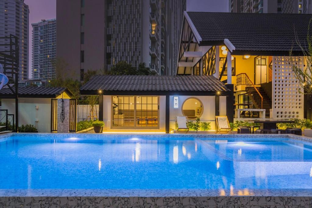 Saga Pool House