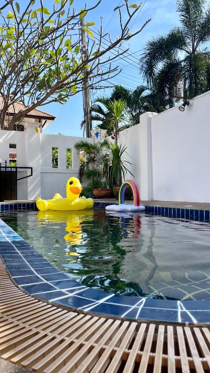 Sunshine Villa Near Beach Private Pool