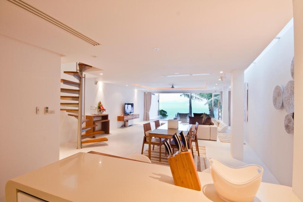 Panu Luxury Beachfront Apartments