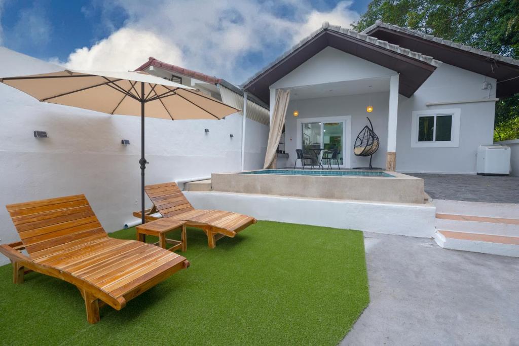 Villa Pool Dorita