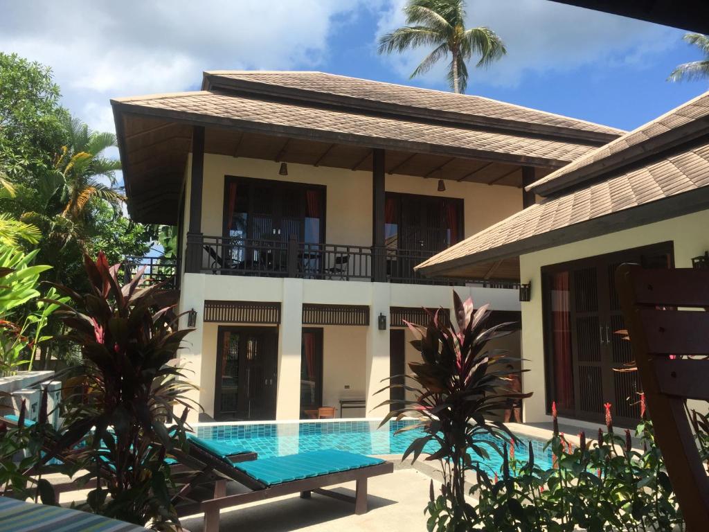 Large 4 Bed Villa Short Walk to Maenam Beach