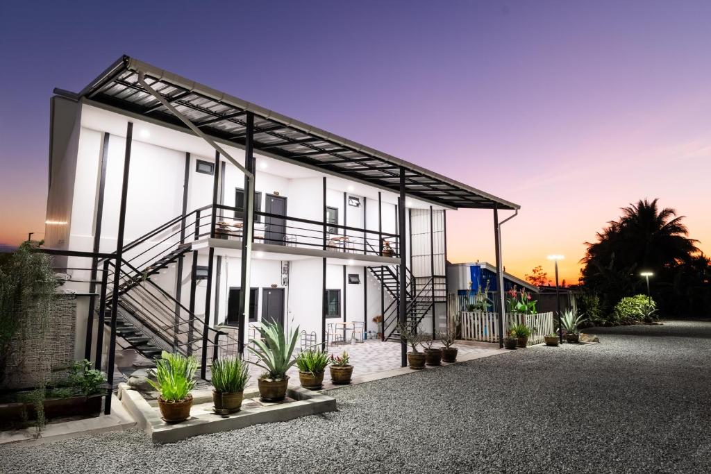 Maderla House