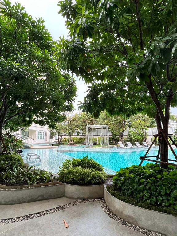 Summer Hua Hin by Patsara