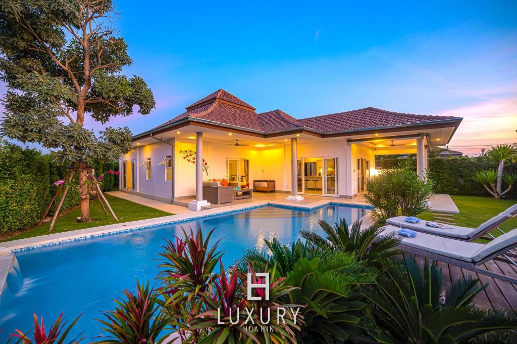 Modern Private Pool Villa - Mp67