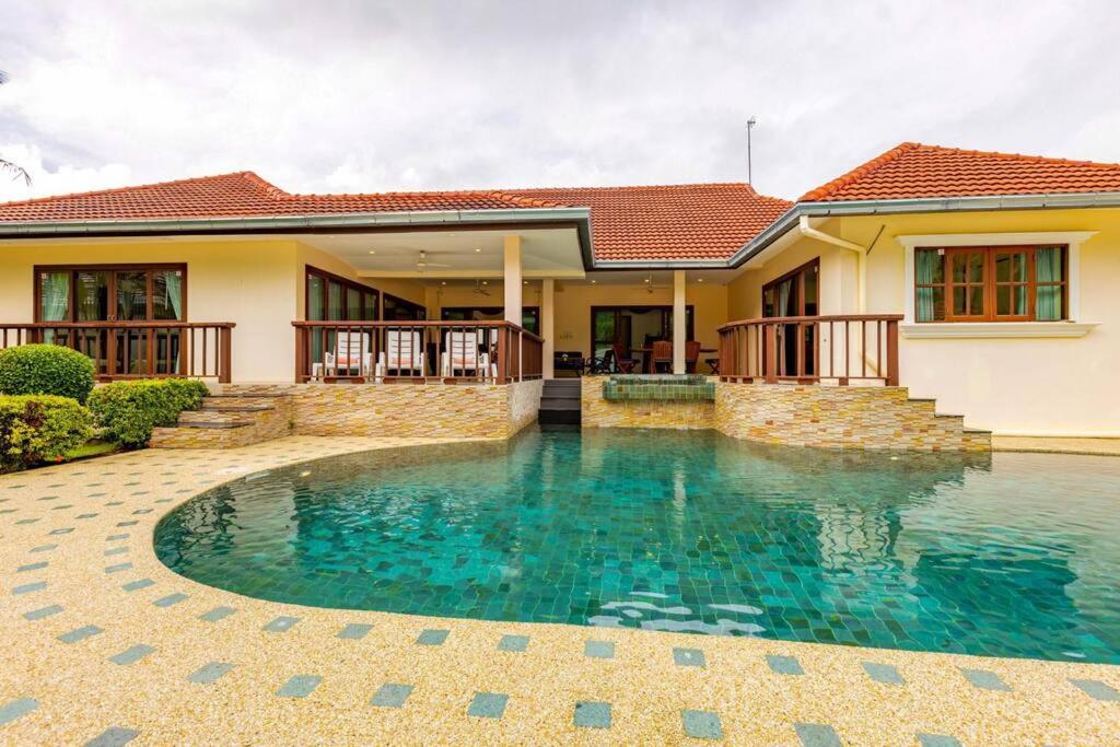 Pool Villa in Great Location Cv3