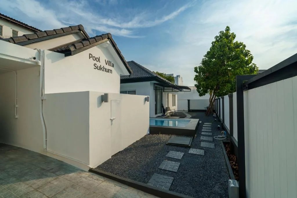 Pool Villa Sukhum in Phuket Town