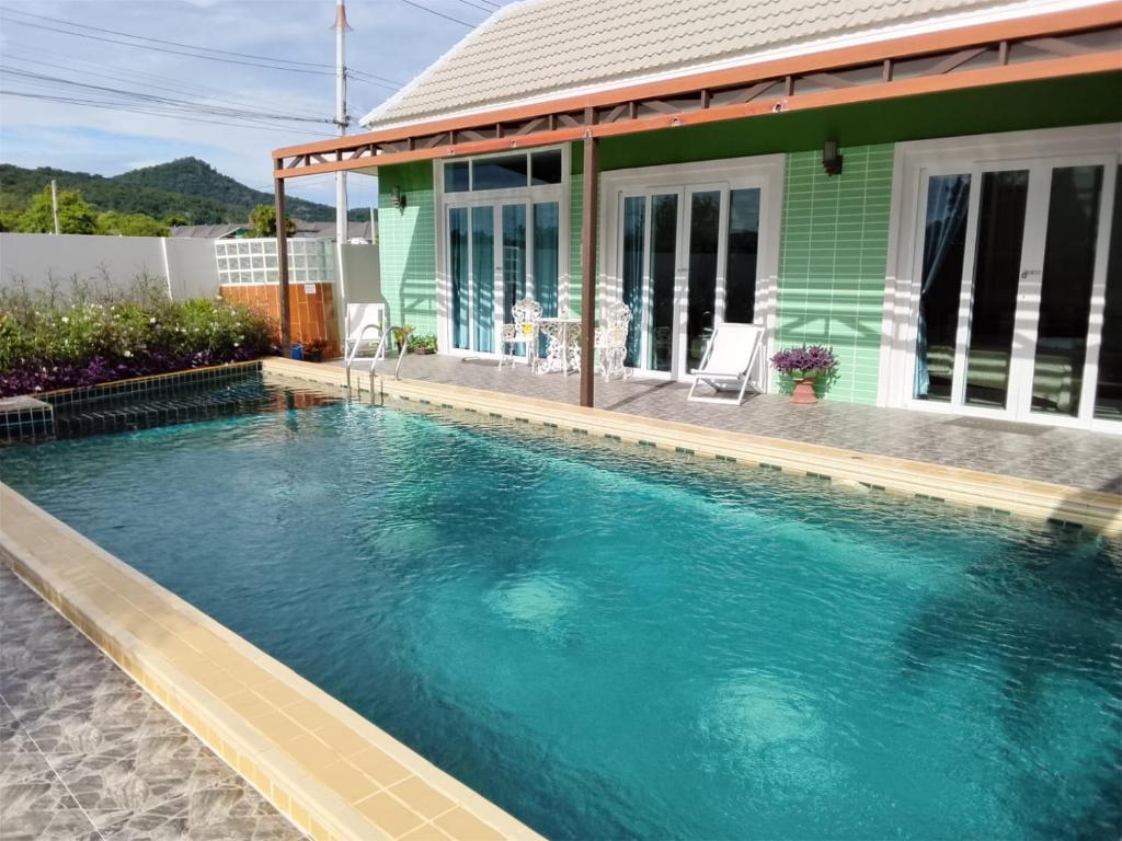 Full Moon Villa