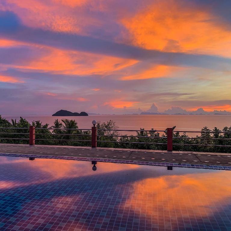 Golden Hill Resort