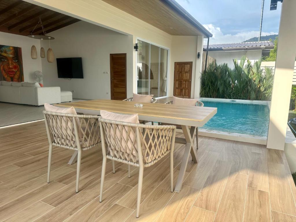 Oh'lala Two Bedroom Pool Villas
