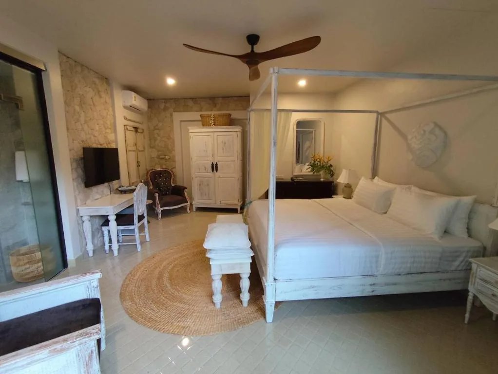 O - Ho Boutique Home