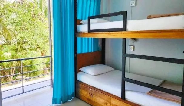Theppahrak Hostel Khaolak