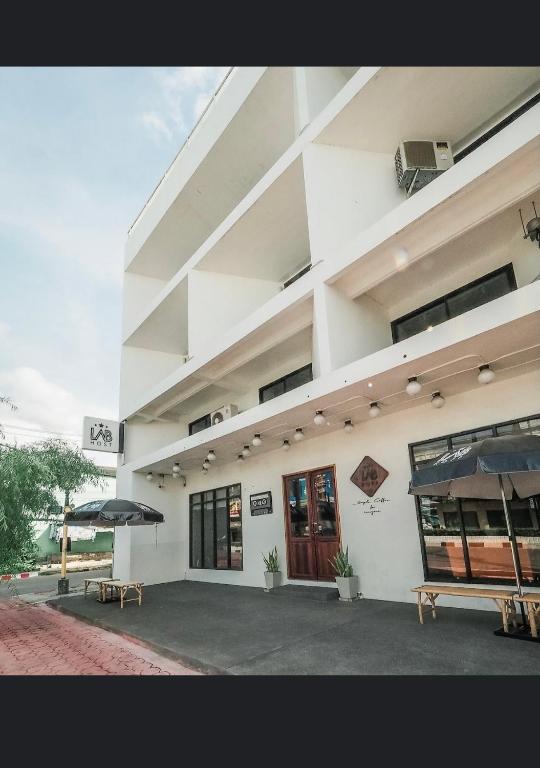 Labkoff Cafe and Hostel