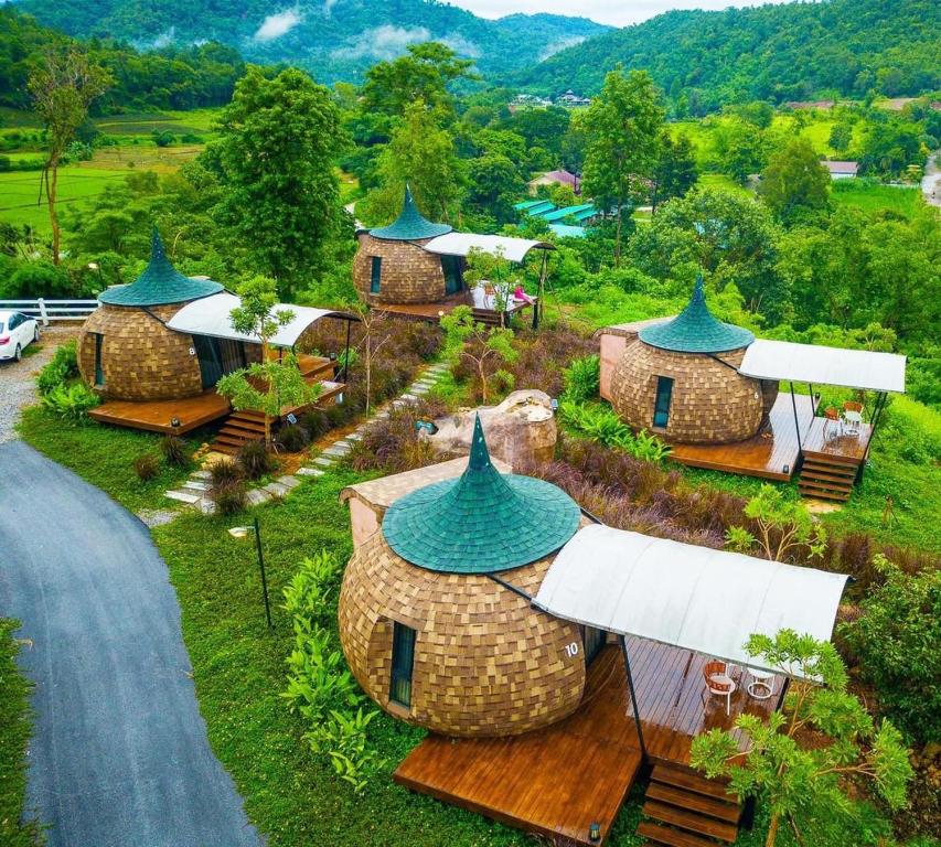 2Someplace Resort