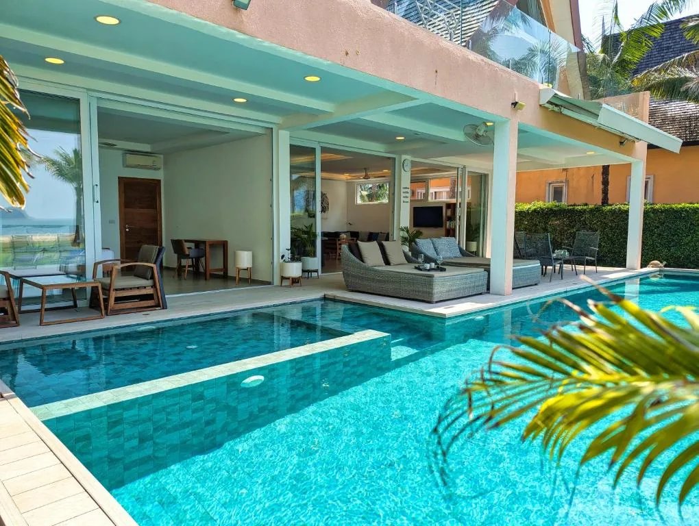 Luxury Beach Apartment & Sea View and Private Pool