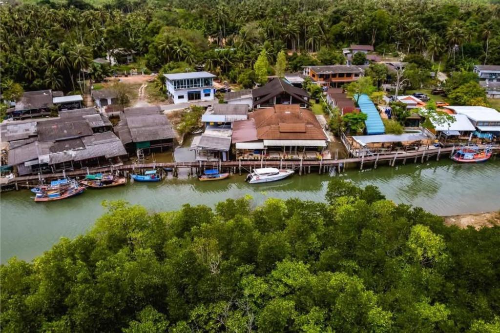 The Mangrove Hideaway Kohchang
