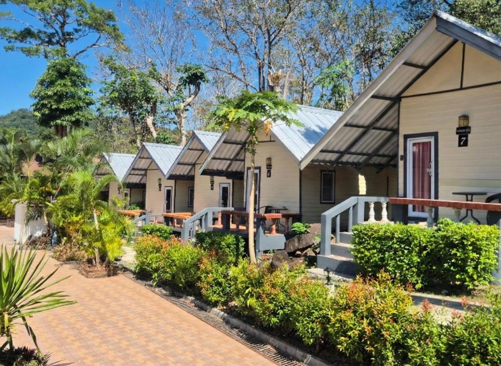 Chang Life Resort