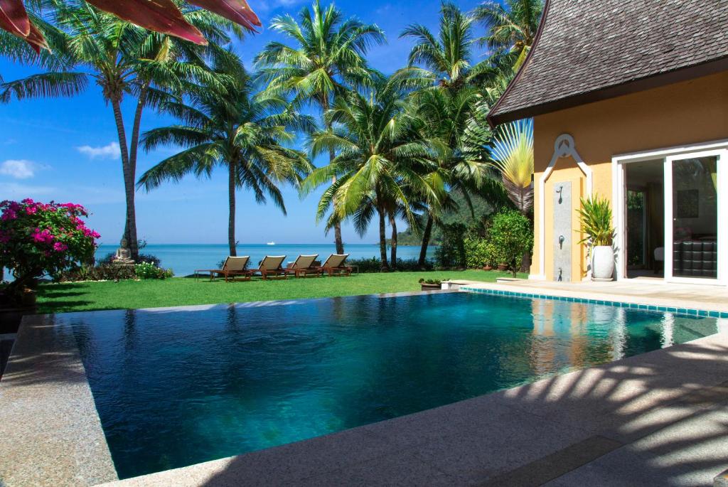 Beachfront Villa - by Koh Chang Villas