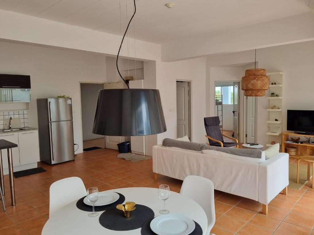 Avatara B Condominium Family Room B25