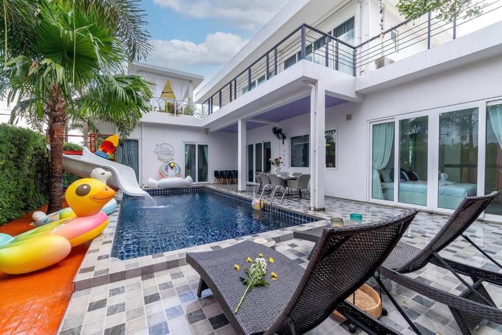 Luxurious and Playful