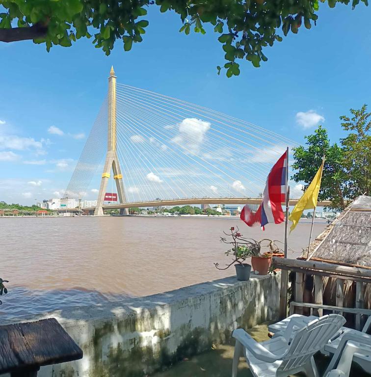 New Phiman Riverview Guesthouse